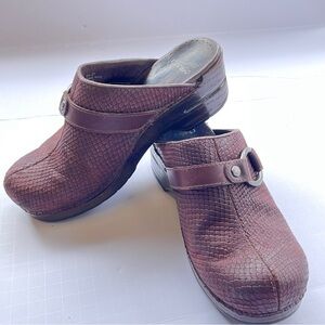 Dansko Brown Textured Clogs size 37